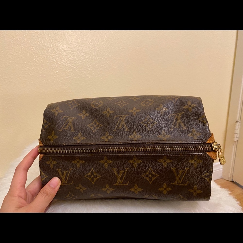 Firm price (RARE) Cosmetic pouch - Picture 2 of 12